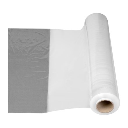 folia stretch transparentna 500 mm rozwinięta z rolki pokazująca elastyczność i wysoką rozciągliwość podczas pakowania oraz zabezpieczania towarów w magazynie