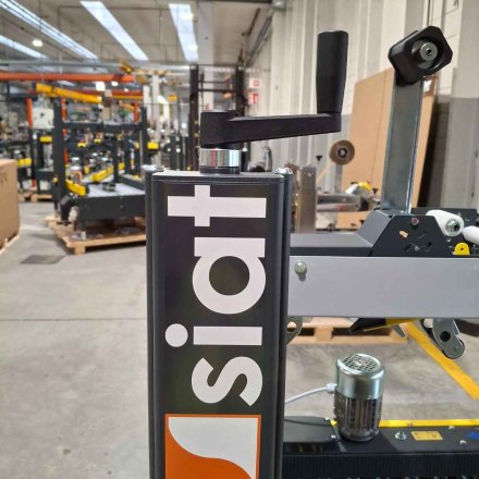 SIAT S8 - Zaklejarka do kartonów, mobilna, półautomatyczna 6