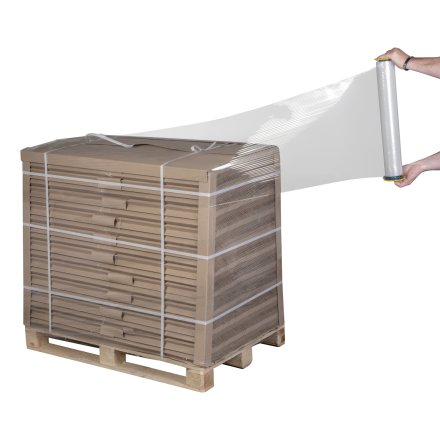 Folia stretch transparentna ręczna 500 mm 17 µm 2,35 kg podczas owijania palety, wysoka przyczepność i wytrzymałość do zabezpieczania ładunków w magazynie