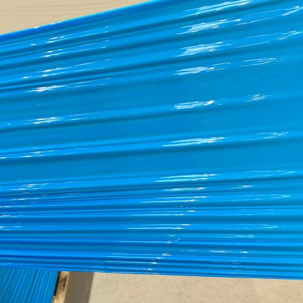 folia stretch niebieska Harmadon Thincore 500 mm zbliżenie struktury materiału o wysokiej elastyczności i odporności do zabezpieczania ładunków w transporcie