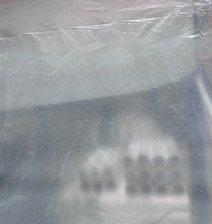 Arkusz foliowy transparentny – lekka i wytrzymała warstwa ochronna do zabezpieczania palet i produktów przed kurzem, wilgocią oraz zabrudzeniami podczas transportu i magazynowania